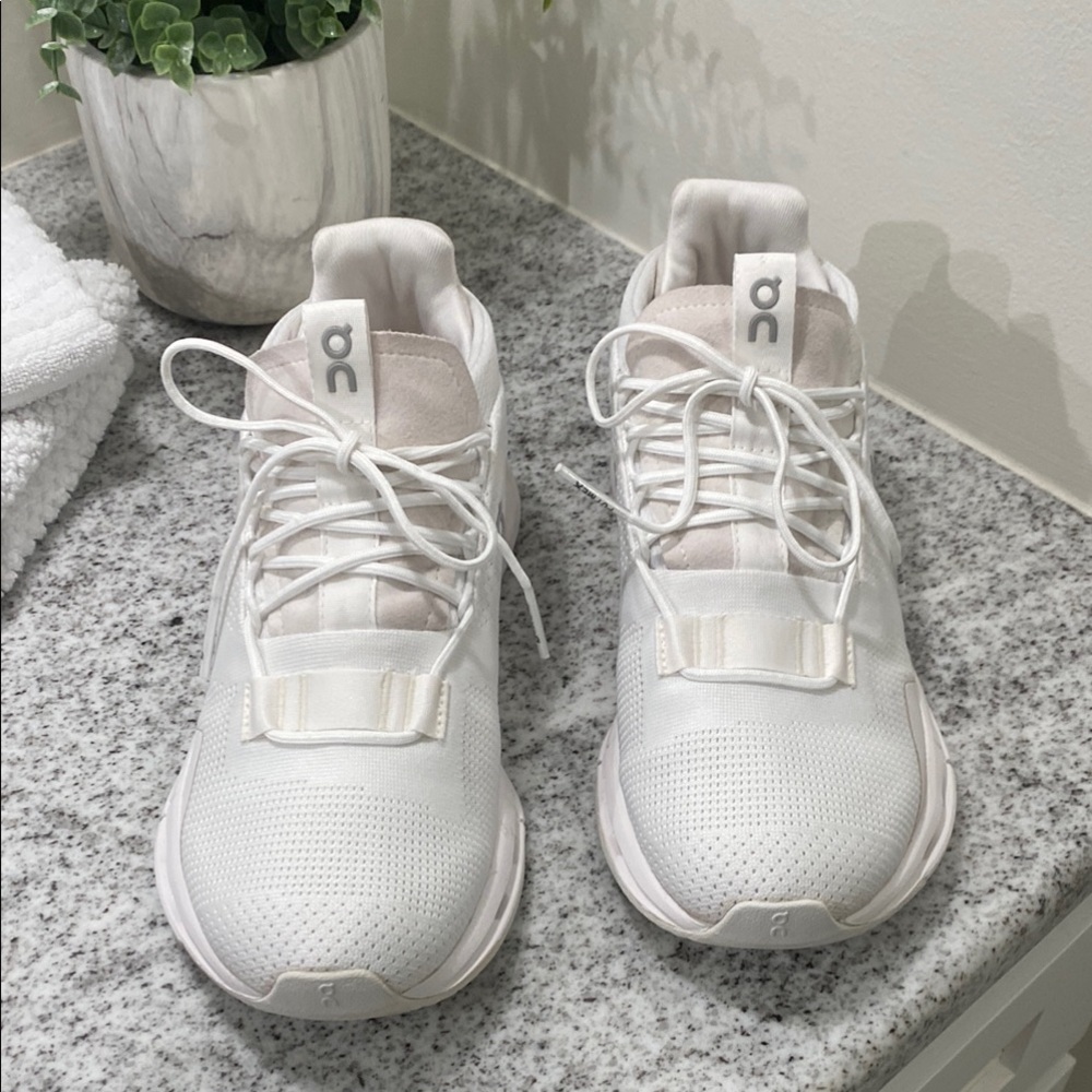 On Cloudnova Running Sneaker